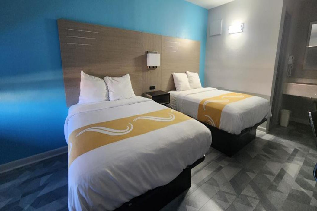 Pleasanton Executive Inn By OYO 8/42