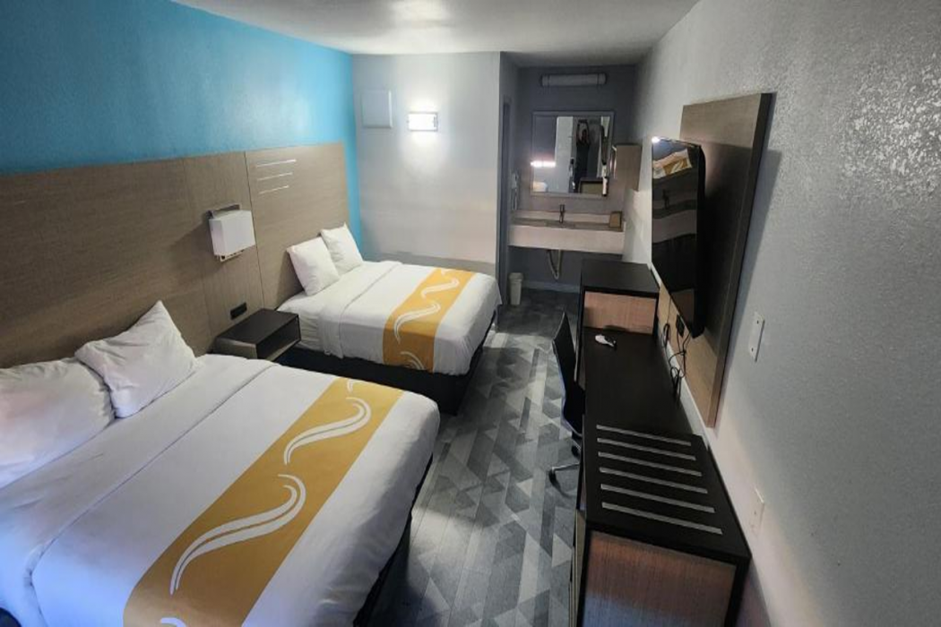 Pleasanton Executive Inn By OYO 9/42