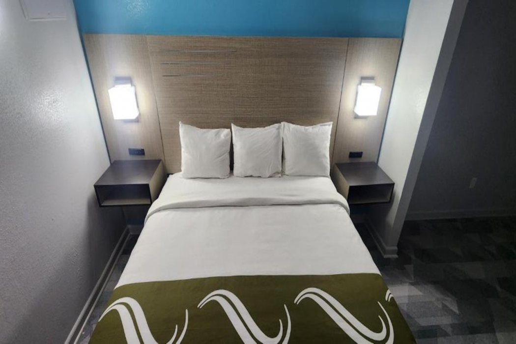 Pleasanton Executive Inn By OYO 6/42