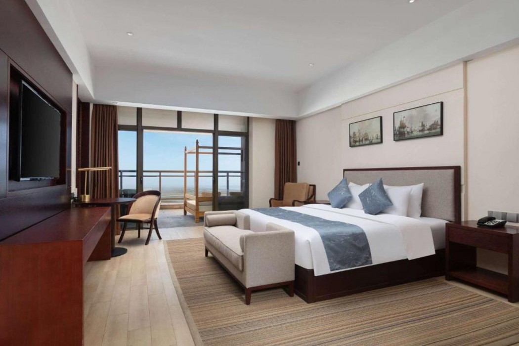 Days Hotel by Wyndham Fangchenggang Bailang Beach 10/25