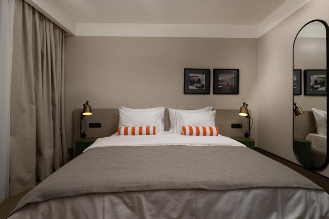 Infinity Hotel & More 11/49