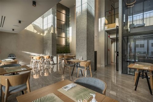 Hyperion City Hotel & Spa 9/70