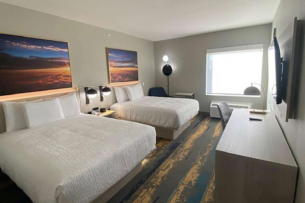La Quinta Inn & Suites by Wyndham DeSoto 12/44