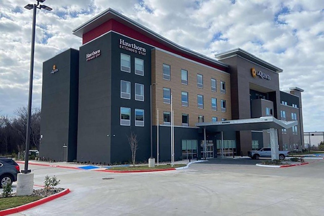 La Quinta Inn & Suites by Wyndham DeSoto 2/44