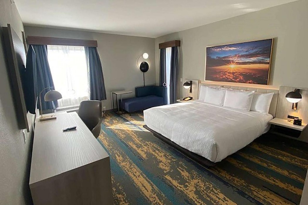 La Quinta Inn & Suites by Wyndham DeSoto 13/44