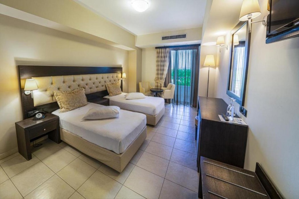 Amalias Hotel 6/45