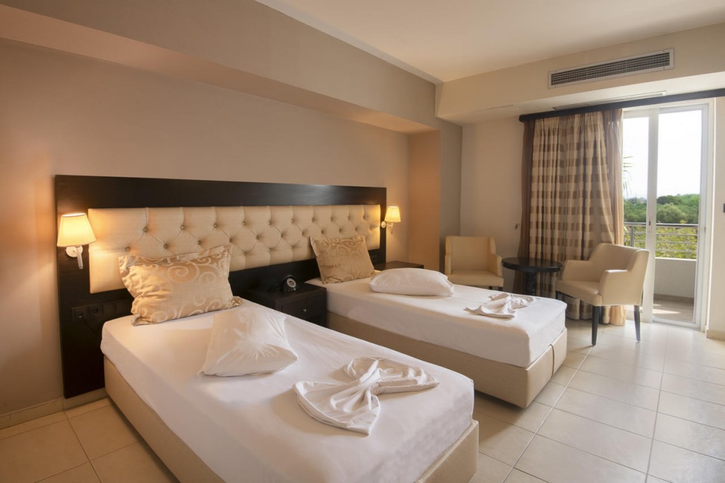 Amalias Hotel 8/45