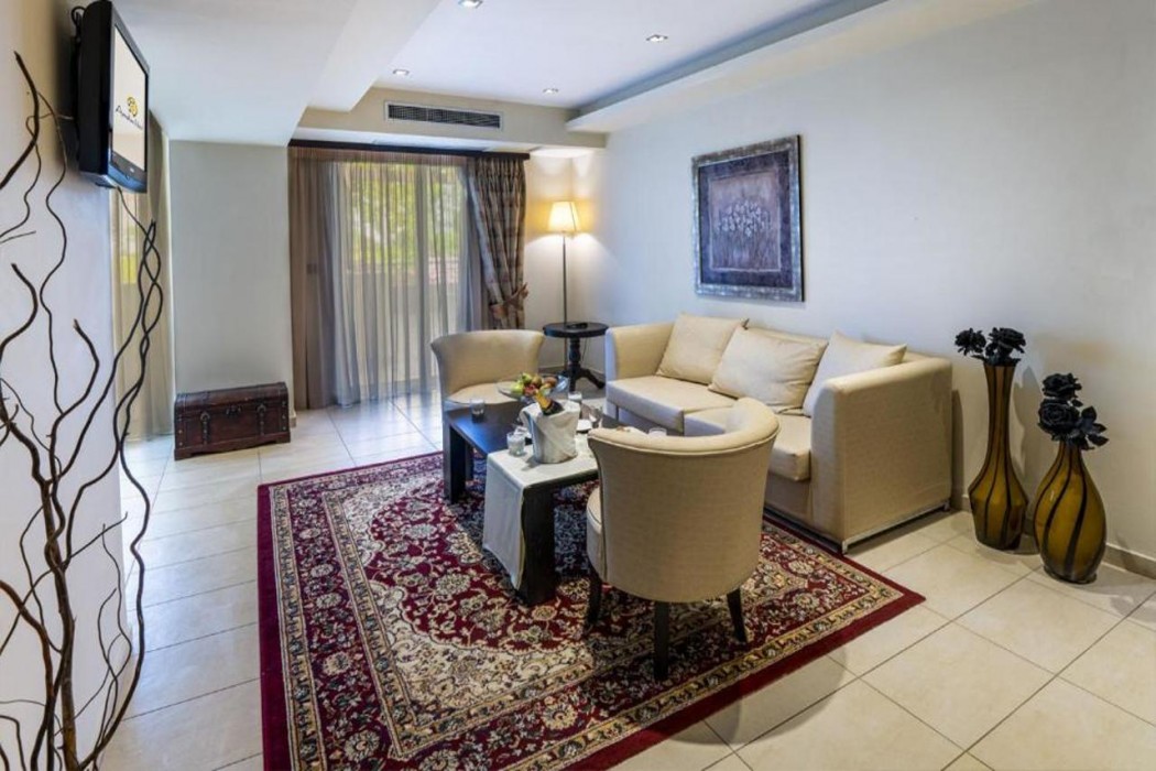 Amalias Hotel 24/45