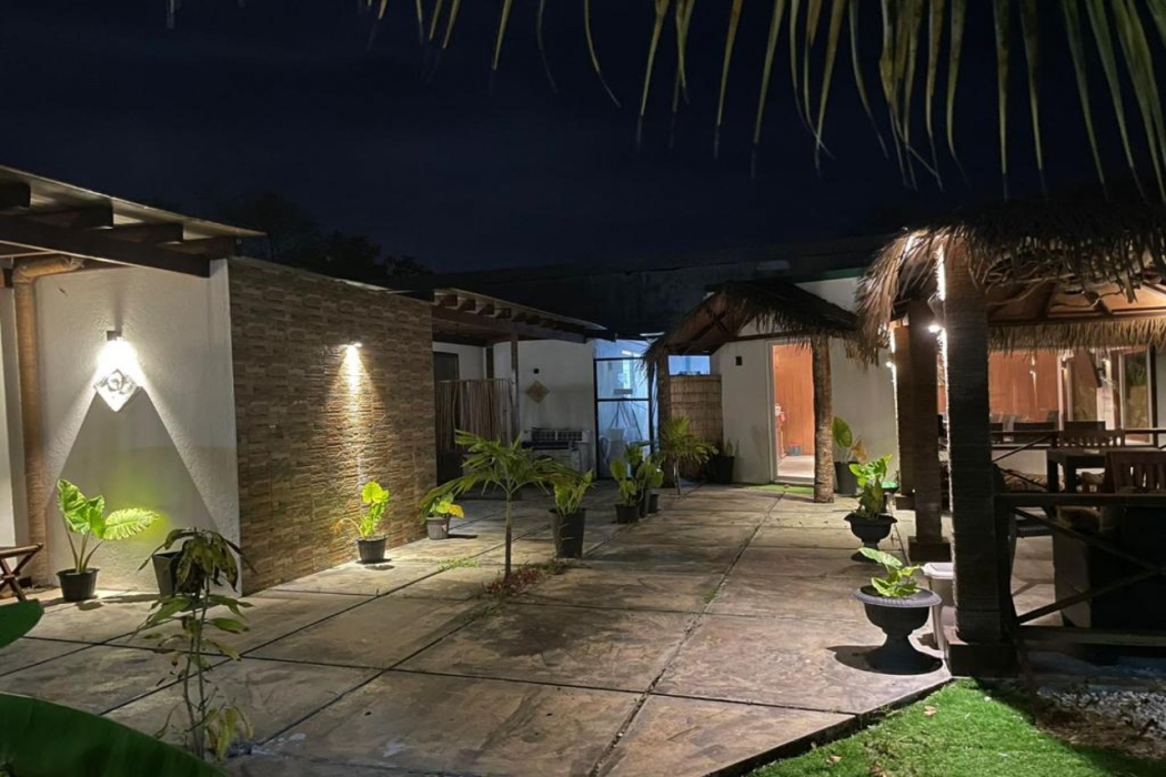 Himeyn Beach Inn - Ocho Homes by Eight Continents 14/27