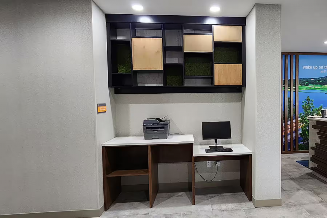 La Quinta Inn & Suites by Wyndham Austin South 30/53
