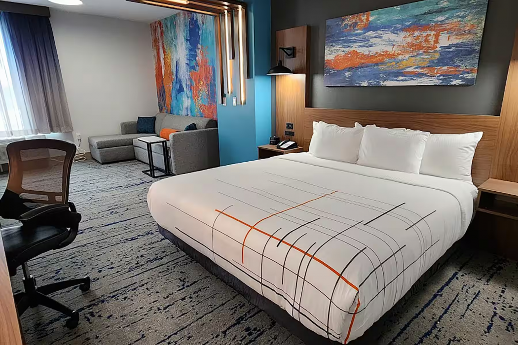 La Quinta Inn & Suites by Wyndham Austin South 14/53