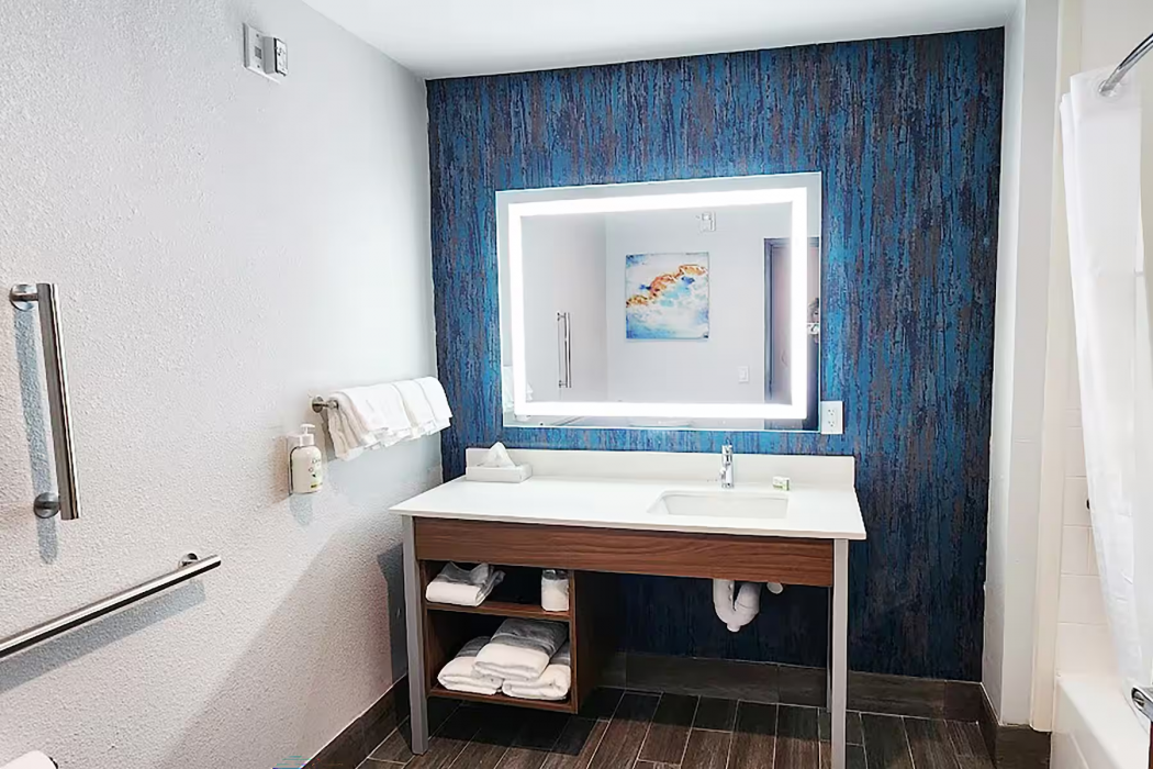 La Quinta Inn & Suites by Wyndham Austin South 18/53