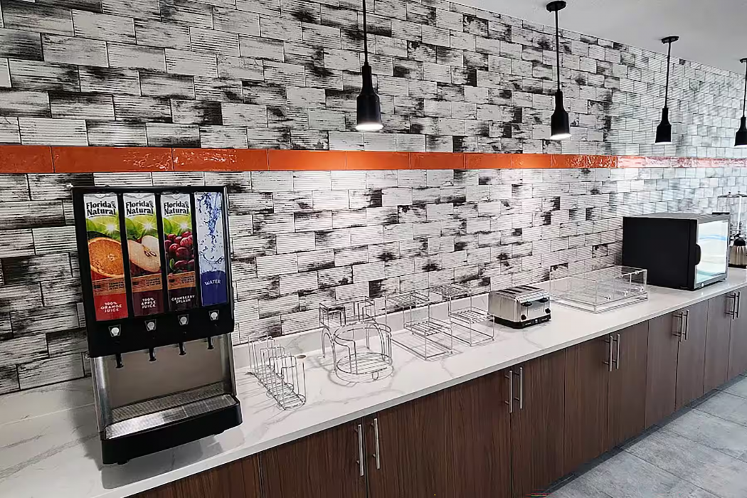 La Quinta Inn & Suites by Wyndham Austin South 28/53