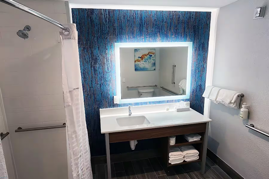 La Quinta Inn & Suites by Wyndham Austin South 19/53