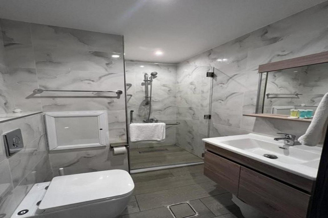 Red Carpet Suites 24/65