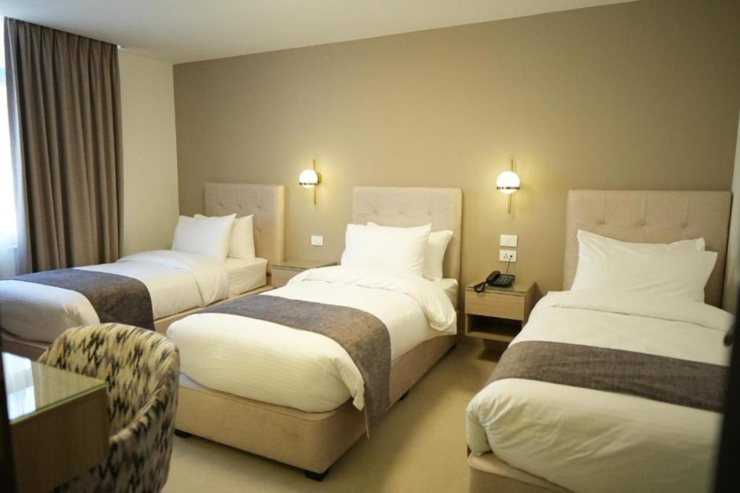 Red Carpet Suites 22/65