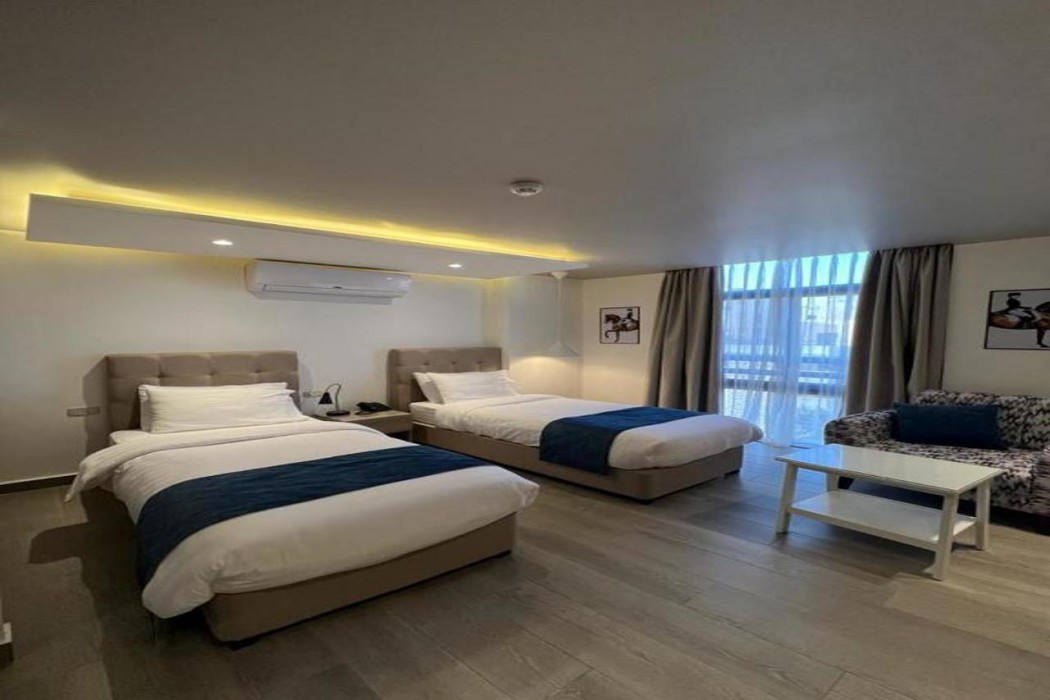 Red Carpet Suites 16/65