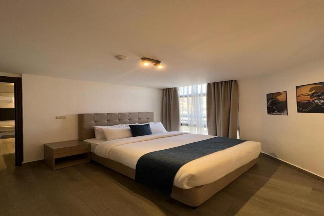 Red Carpet Suites 15/65