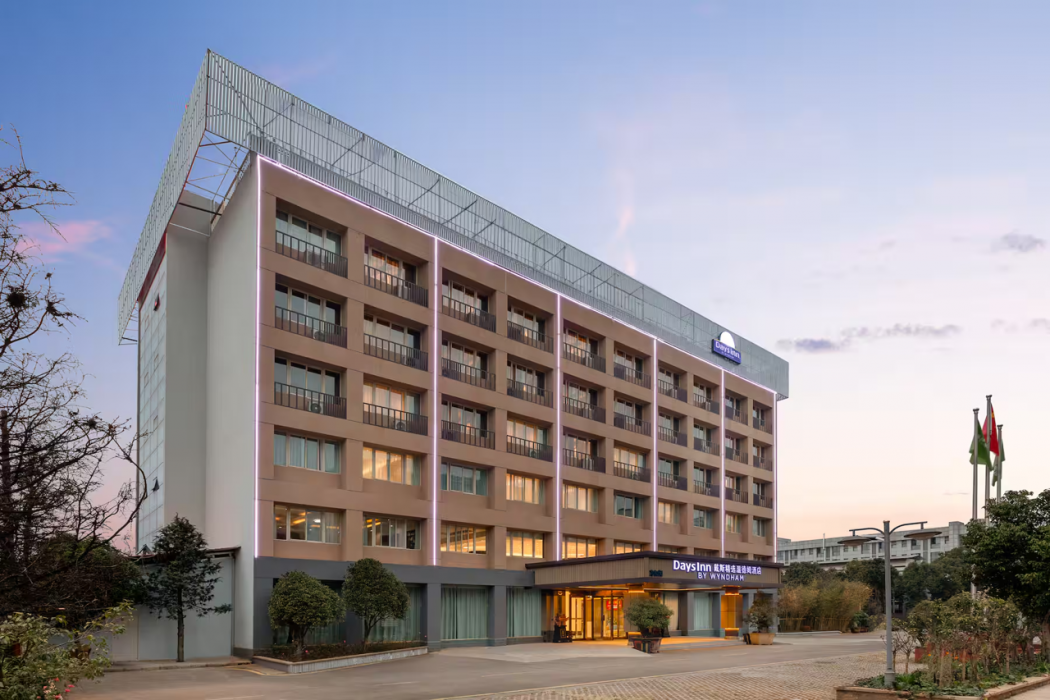 Days Inn by Wyndham Kunming Airport Economic Zone 1/24