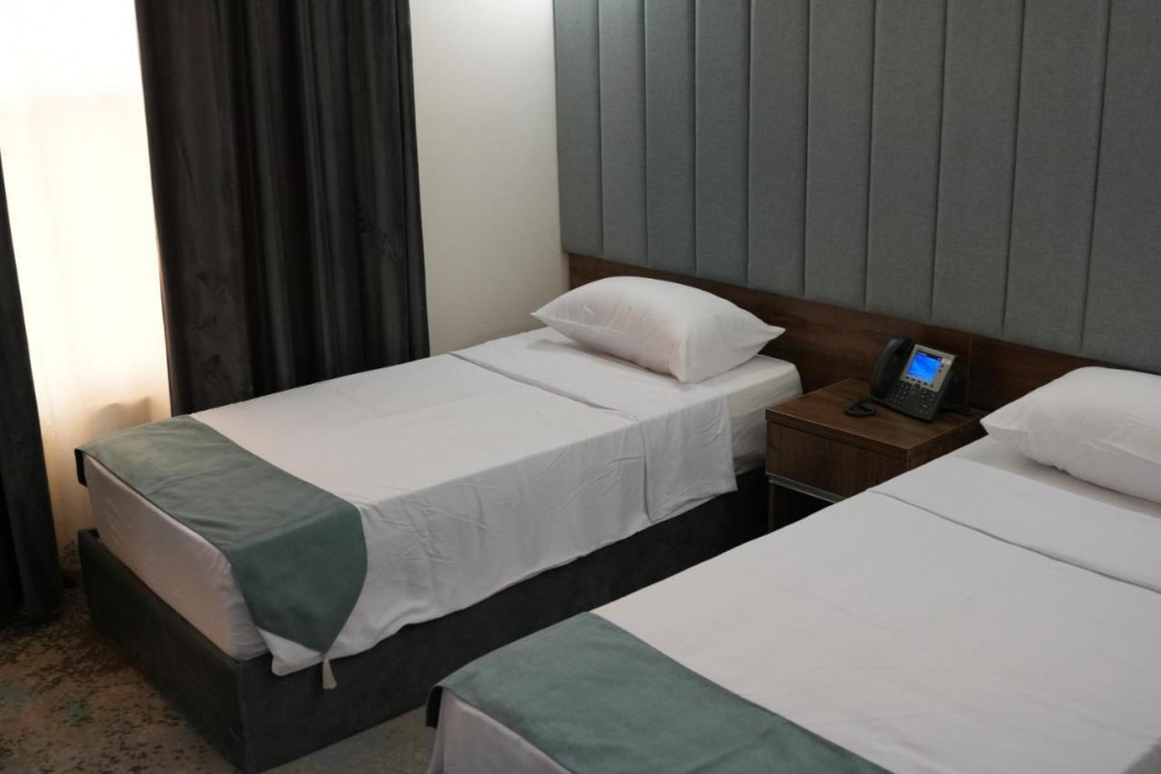 Khawarnaq Palace Hotel 6/23