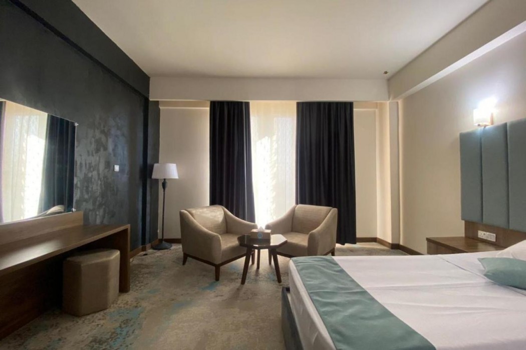 Khawarnaq Palace Hotel 13/23