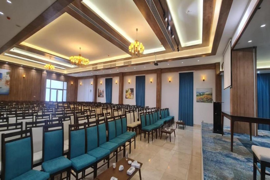 Khawarnaq Palace Hotel 22/23