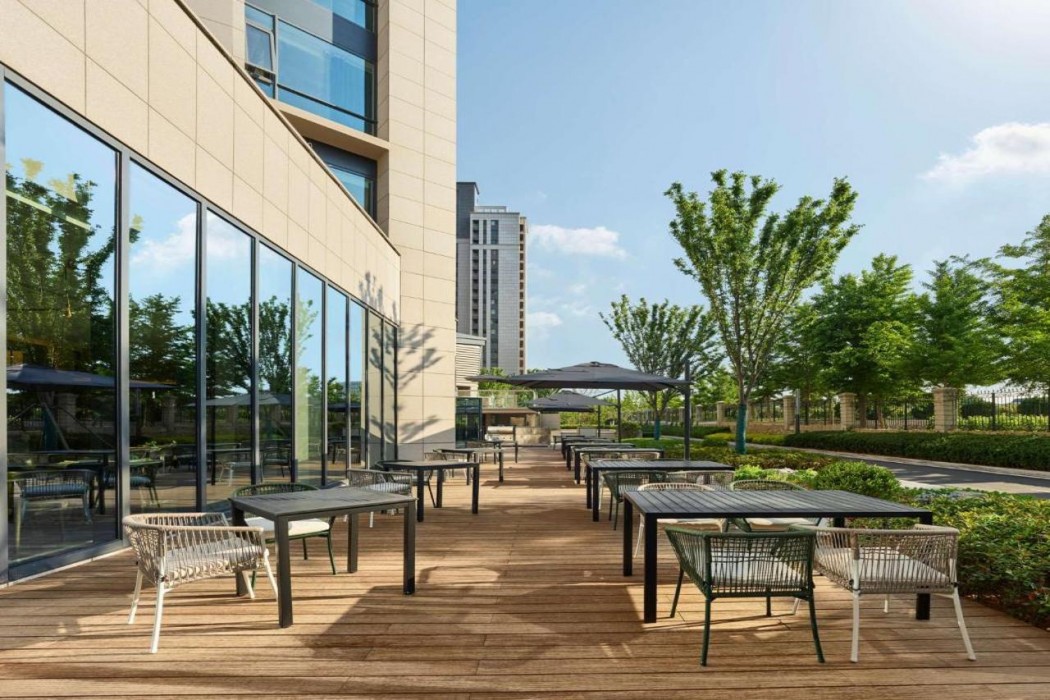 DoubleTree by Hilton Yantai Golden Coast Hotel and Suites 45/57