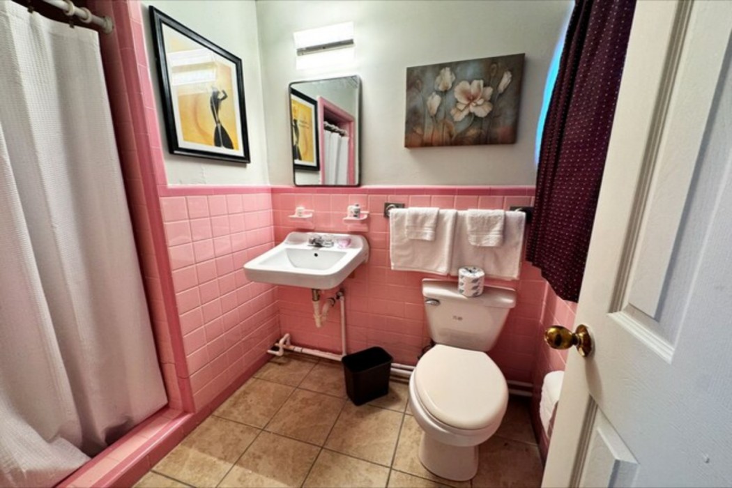 Chesterfield Hotel by OYO Hwy 9 39/55