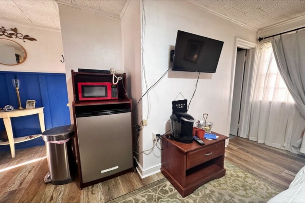 Chesterfield Hotel by OYO Hwy 9 27/55
