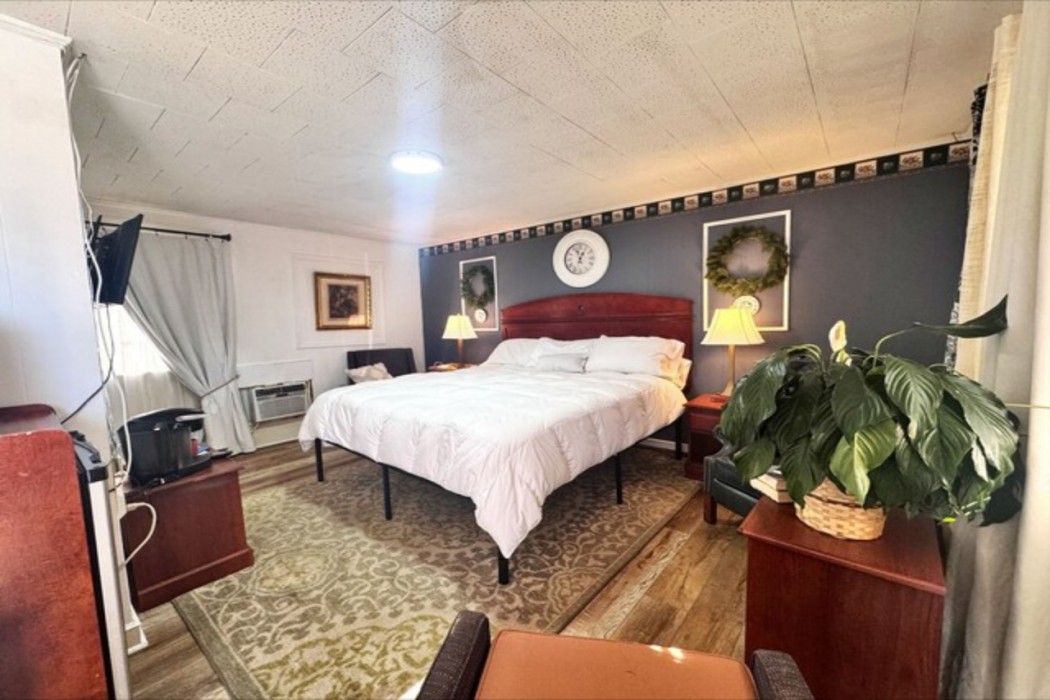 Chesterfield Hotel by OYO Hwy 9 22/55