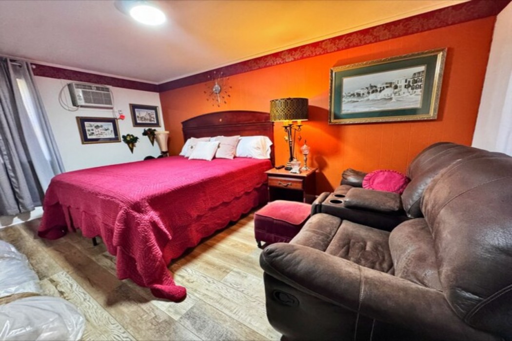 Chesterfield Hotel by OYO Hwy 9 29/55