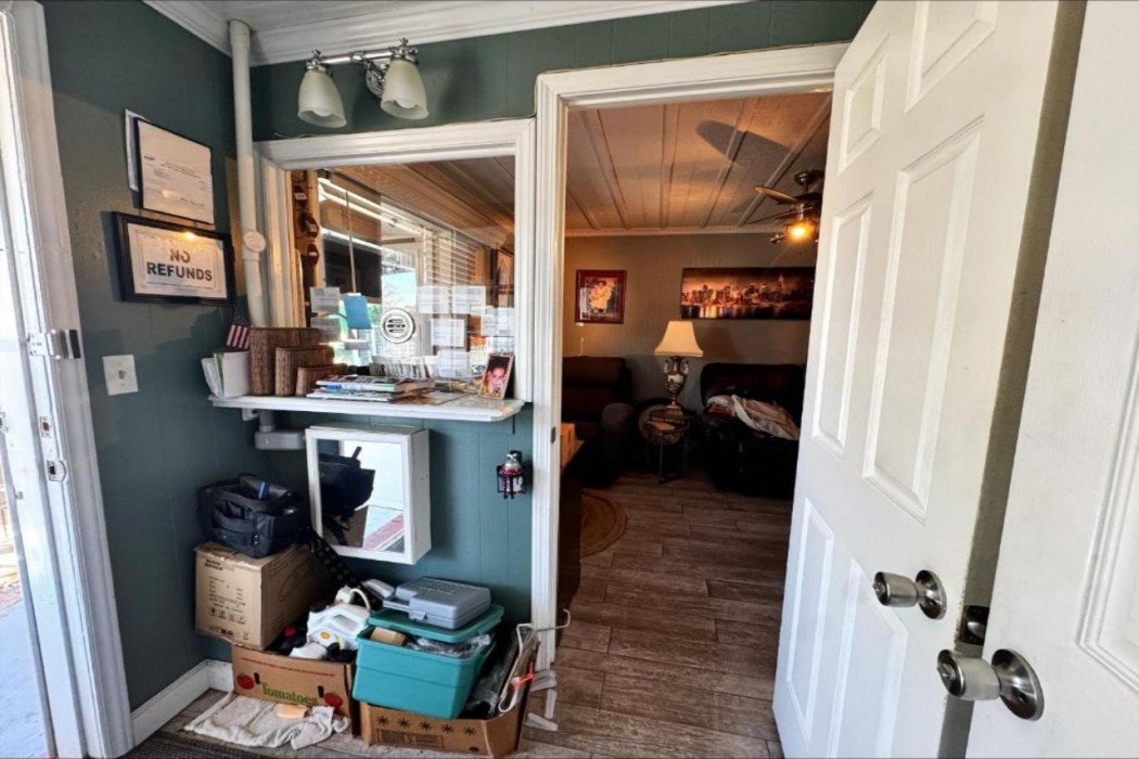 Chesterfield Hotel by OYO Hwy 9 15/55