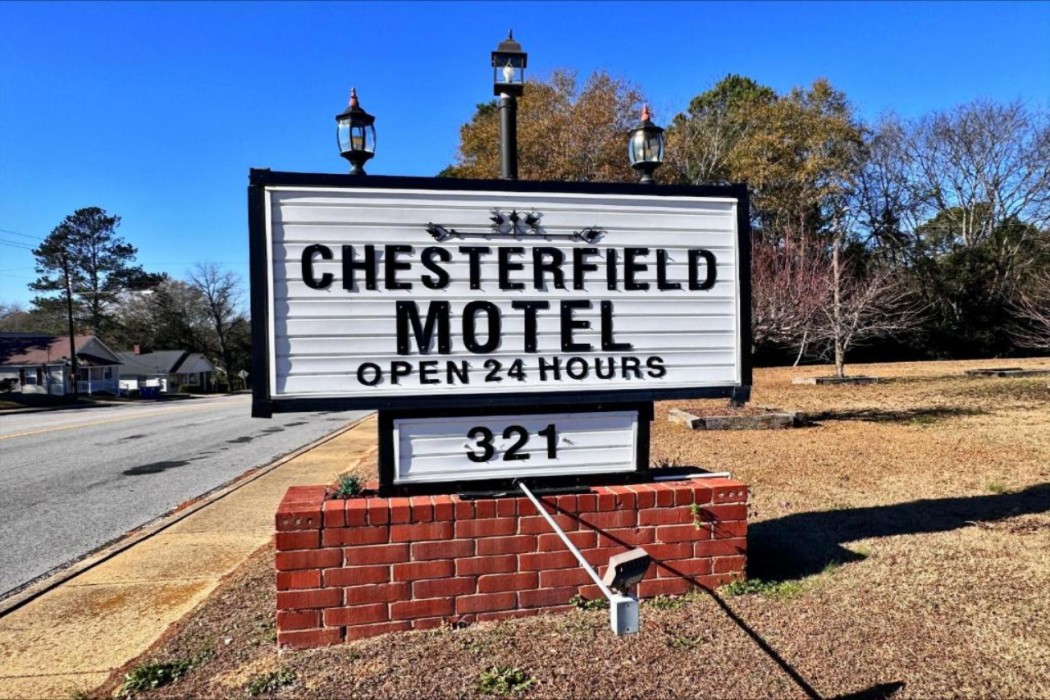 Chesterfield Hotel by OYO Hwy 9 7/55