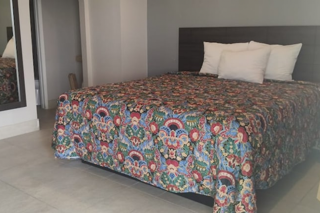 Motel 7 By OYO Near Phoenix Airport 13/18