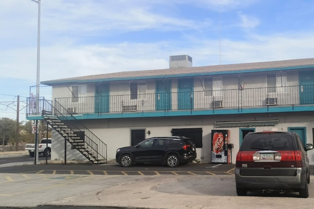 Motel 7 By OYO Near Phoenix Airport 6/18