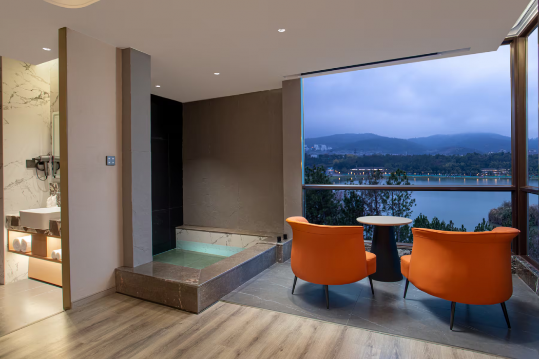 Hawthorn by Wyndham Honghe Mile Hot Spring 14/34