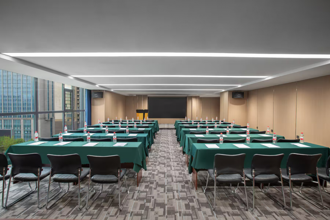 Microtel by Wyndham Handan New Century 18/26