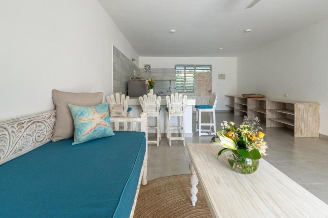 Hibiscus Apartments 25/75