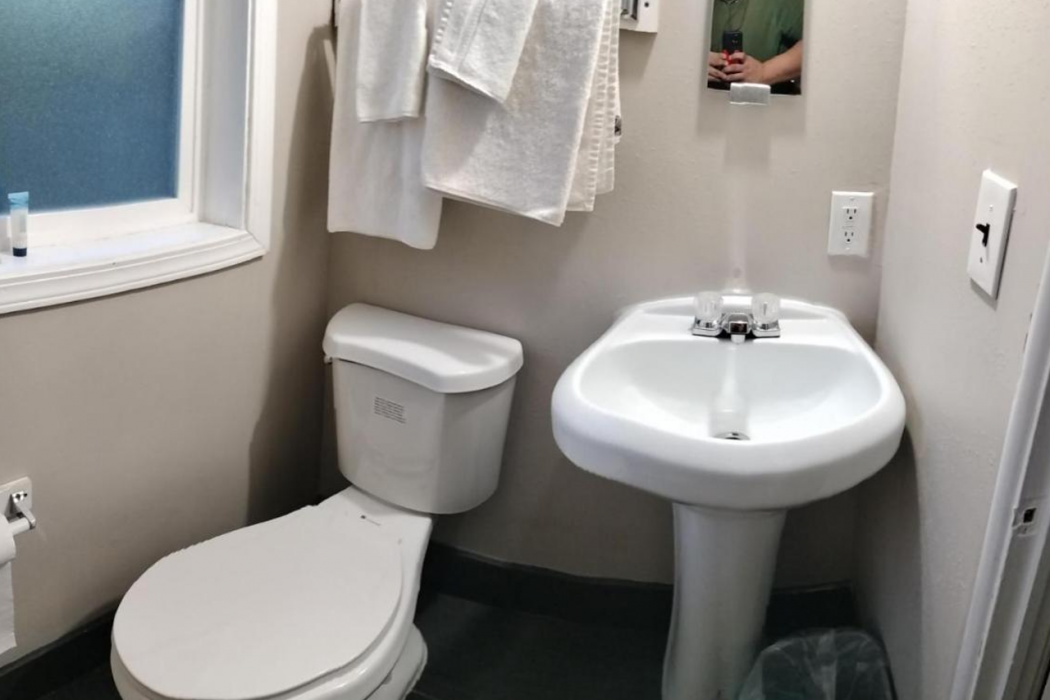 Budget Lodge by OYO Portland West 17/19