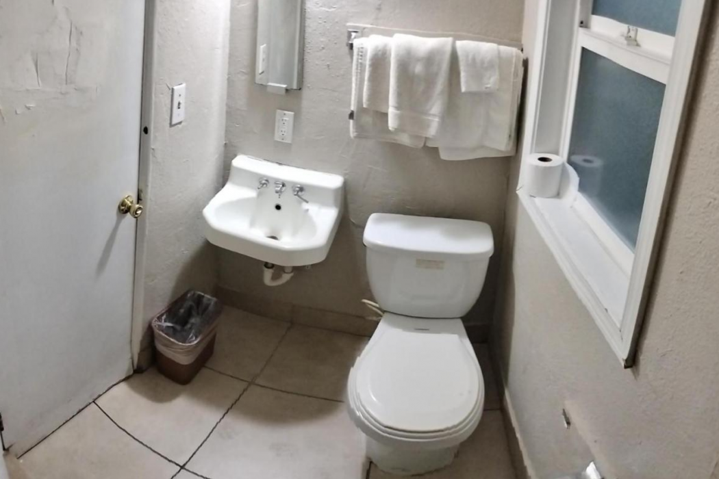 Budget Lodge by OYO Portland West 16/19