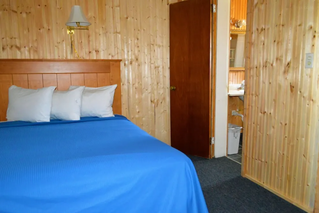 Green Acre Motel by OYO Near Rush County Airport 6/17