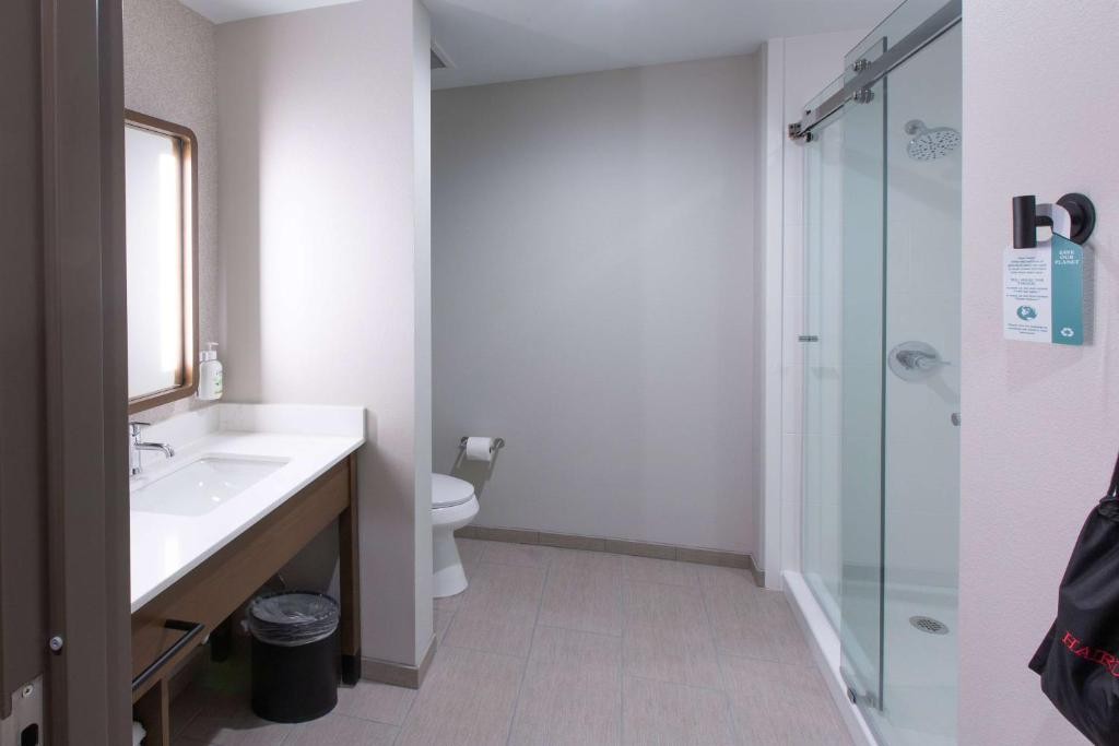 La Quinta Inn and Suites by Wyndham Lincoln 22/84