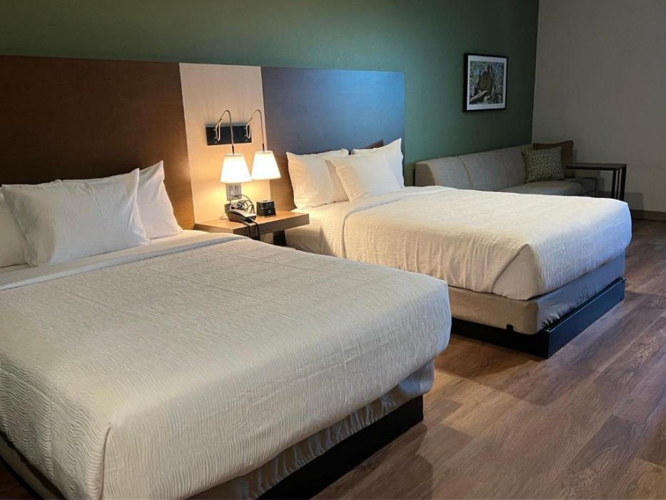 La Quinta Inn and Suites by Wyndham Lincoln 31/84