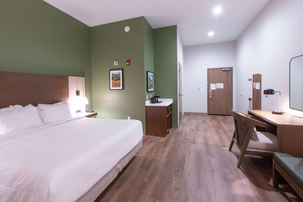 La Quinta Inn and Suites by Wyndham Lincoln 20/84