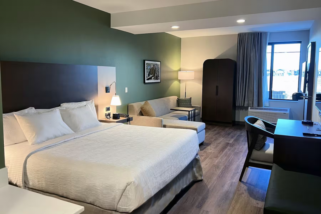 La Quinta Inn and Suites by Wyndham Lincoln 18/84
