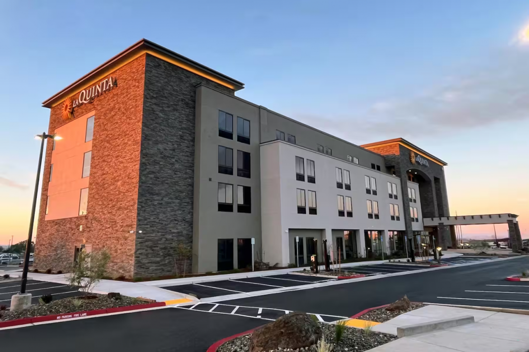 La Quinta Inn and Suites by Wyndham Lincoln 1/84