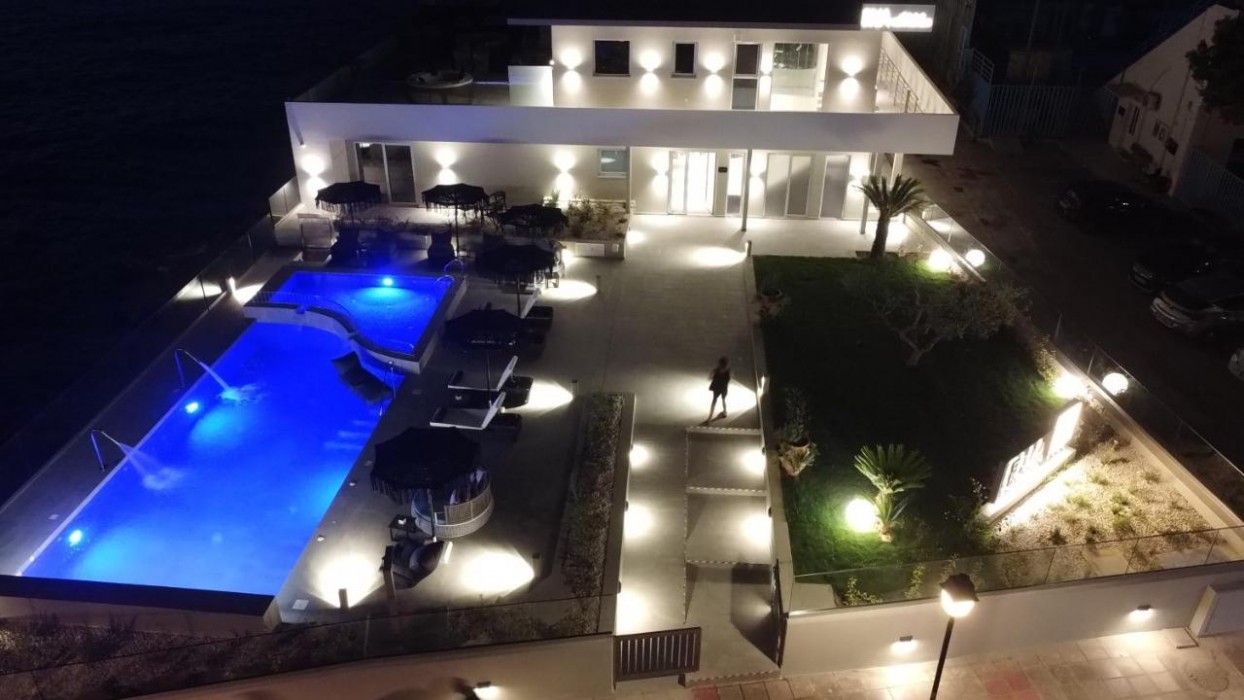 Elia Sea Suites 4/72