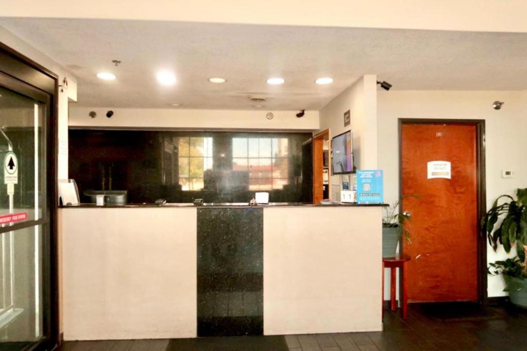 Lobby at Studio6 Suites Elkhart, IN, ELKHART - IN