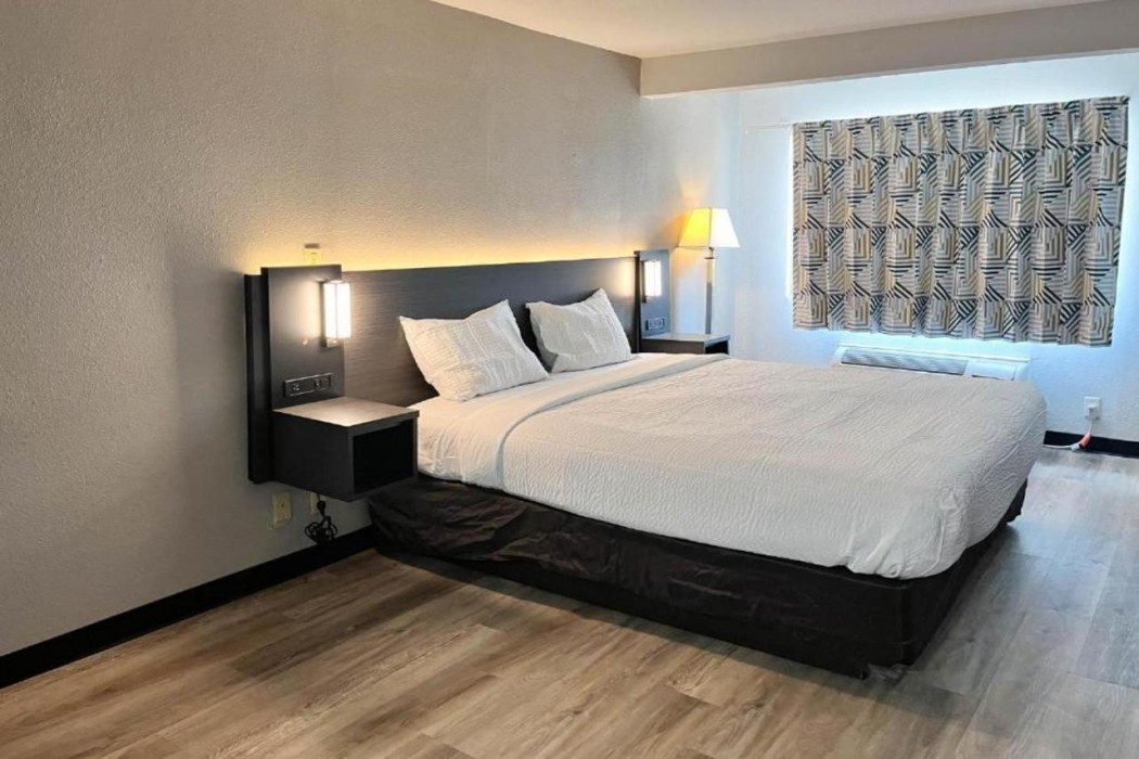 Studio6 Suites Elkhart, IN 13/40