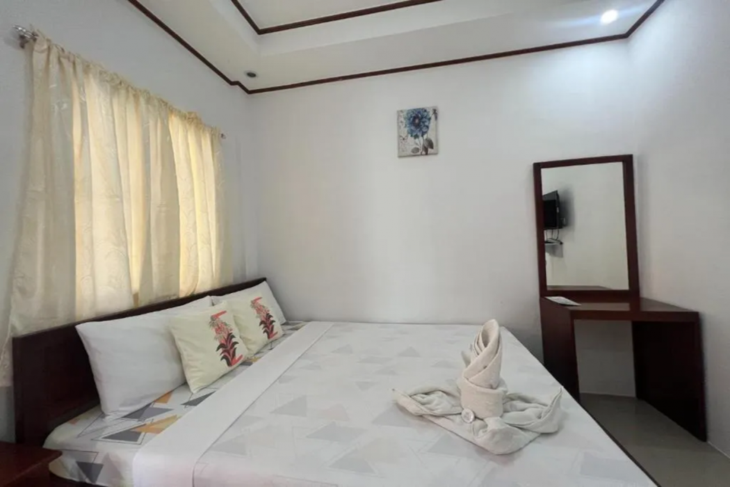 Dinah's Tourist Inn Puerto Princesa by ZUZU 15/63